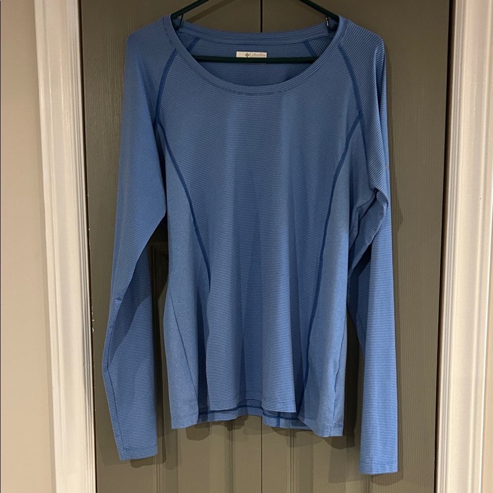 Women’s Light Blue Long-Sleeve Performance Tee